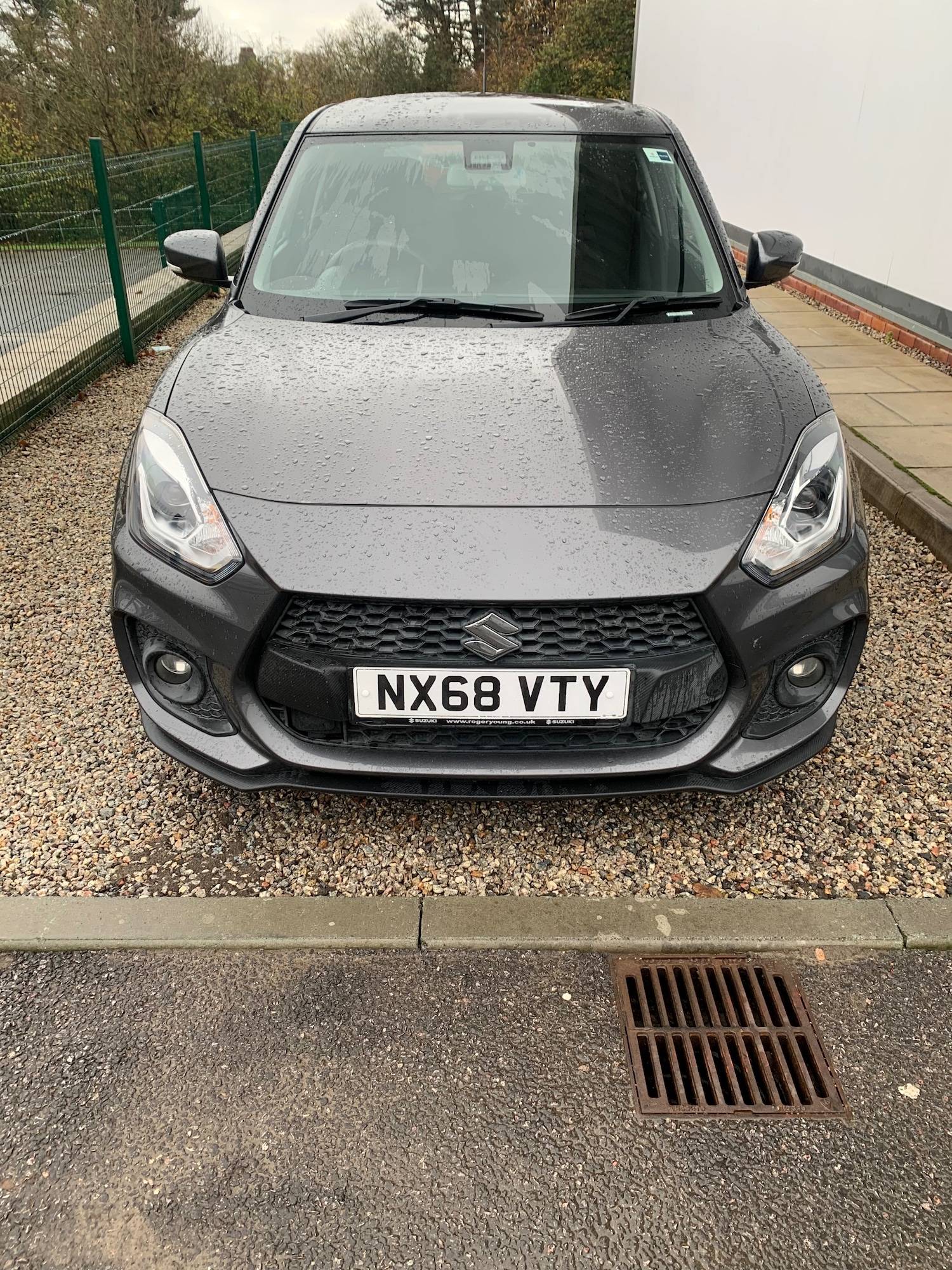 Used Suzuki Swift 2018 for sale - 76578393: Photo 2