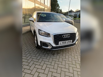 Audi - Q2