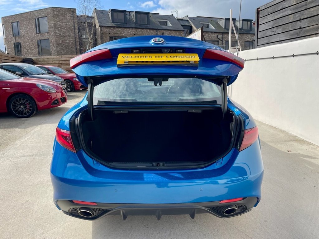 Used Alfa Romeo Giulia 2017 for sale - 76609113: Photo 11