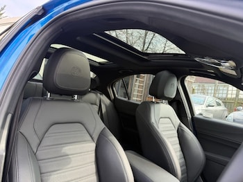 Used Alfa Romeo Giulia 2023 for sale - 78505557: Photo