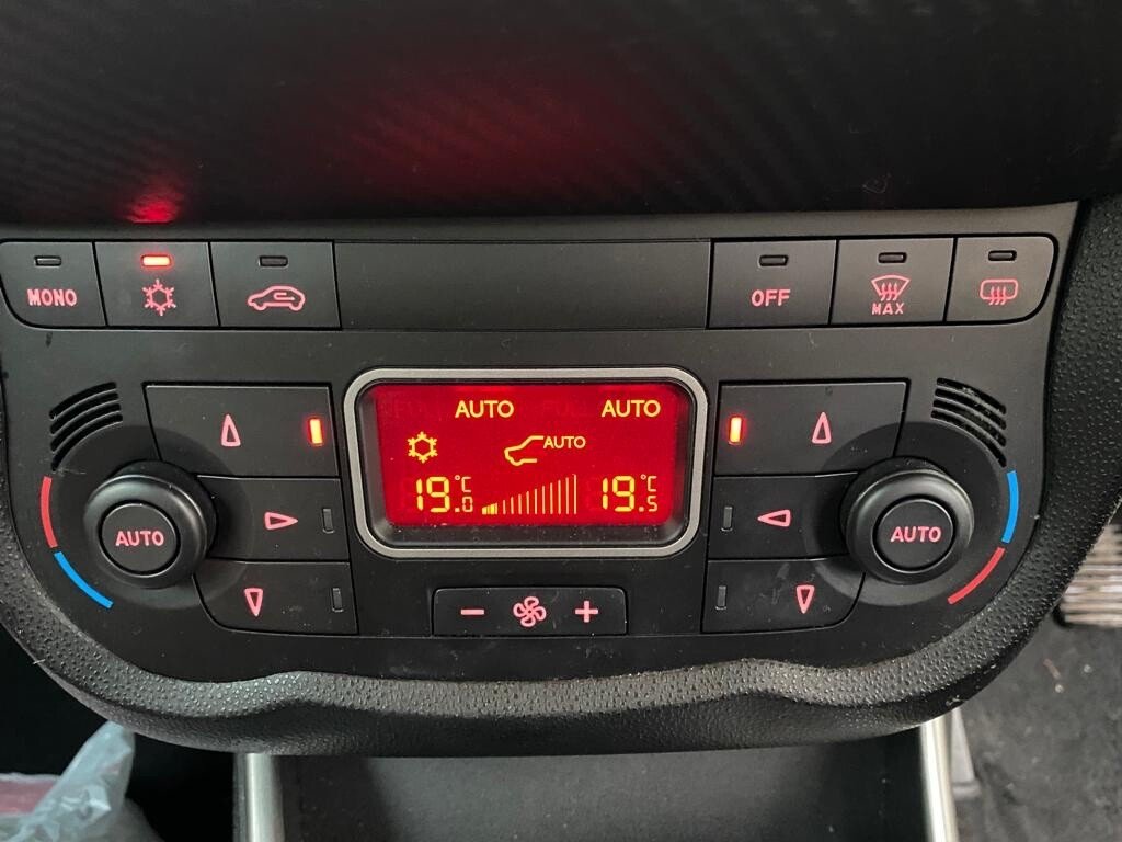 Used Alfa Romeo MiTo 2009 for sale - 77835129: Photo 6