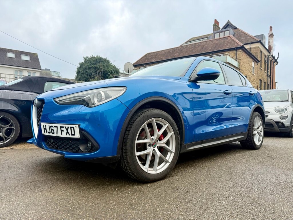 Used Alfa Romeo Stelvio 2017 for sale - 77372936: Photo 2