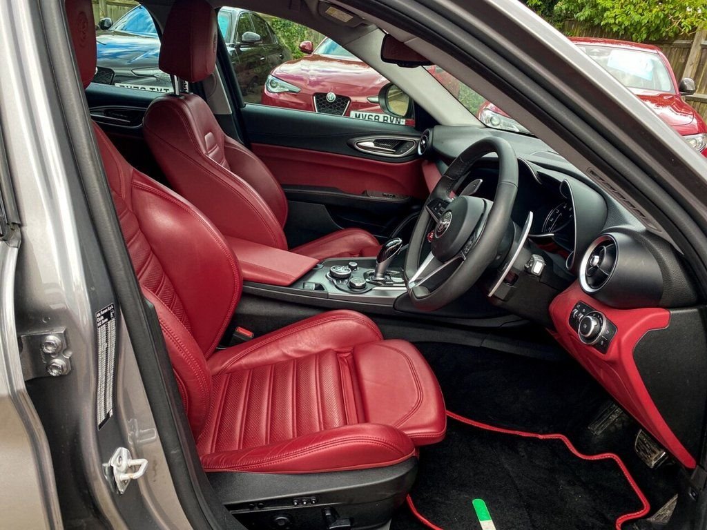 Used Alfa Romeo Giulia 2019 for sale - 76665620: Photo 2