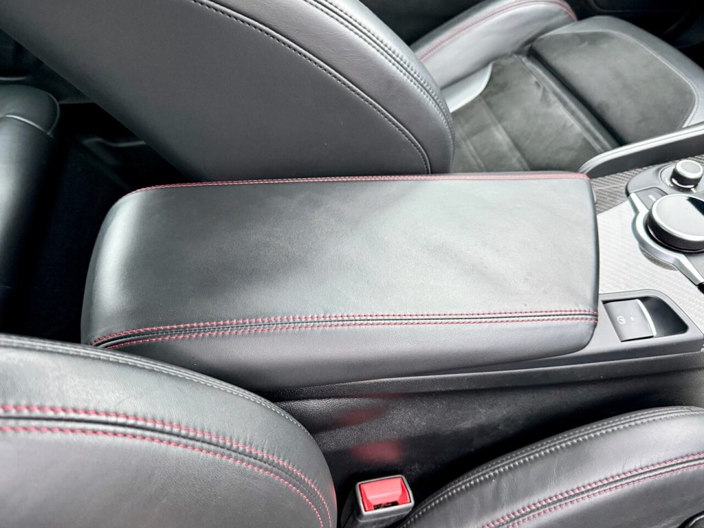 Used Alfa Romeo Giulia 2017 for sale - 76923751: Photo 12