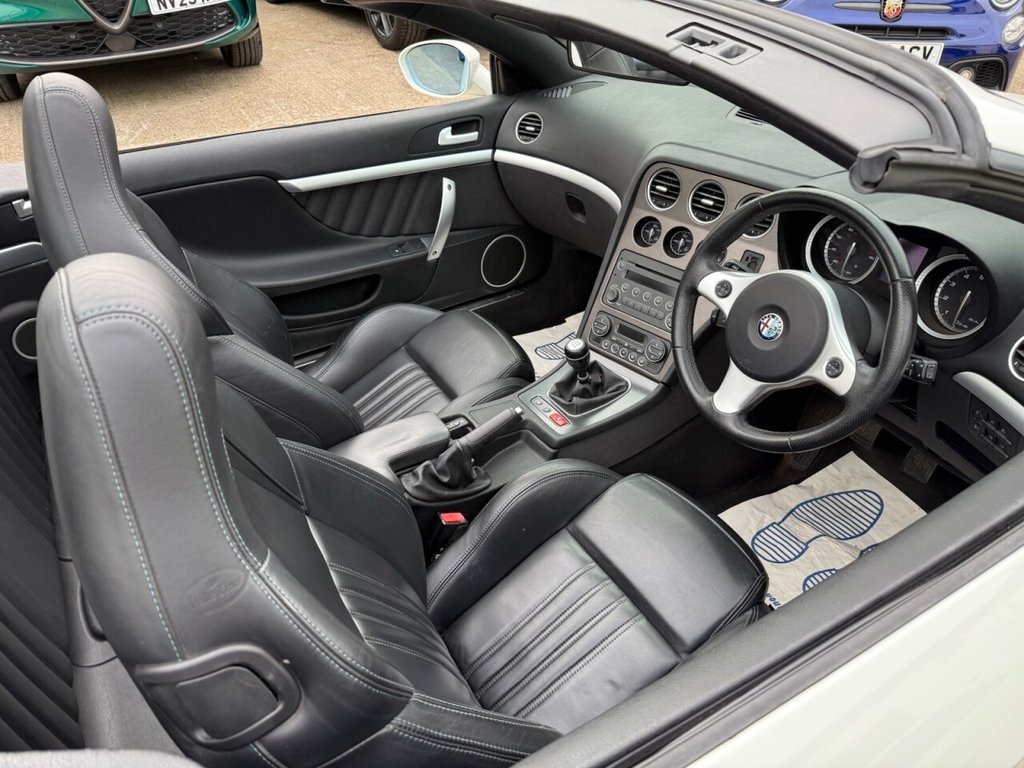 Used Alfa Romeo Spider 2009 for sale - 76609142: Photo 3