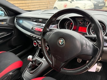 Used Alfa Romeo Giulietta 2011 for sale - 77042566: Photo