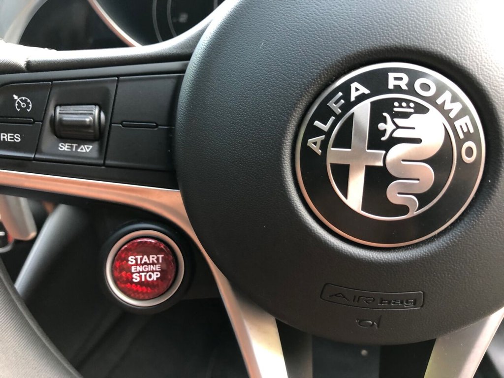 Used Alfa Romeo Giulia 2017 for sale - 76609144: Photo 9