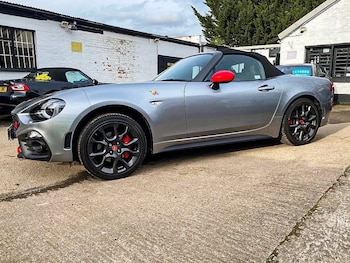 Used Abarth 124 Spider 2018 for sale - 77636669: Photo