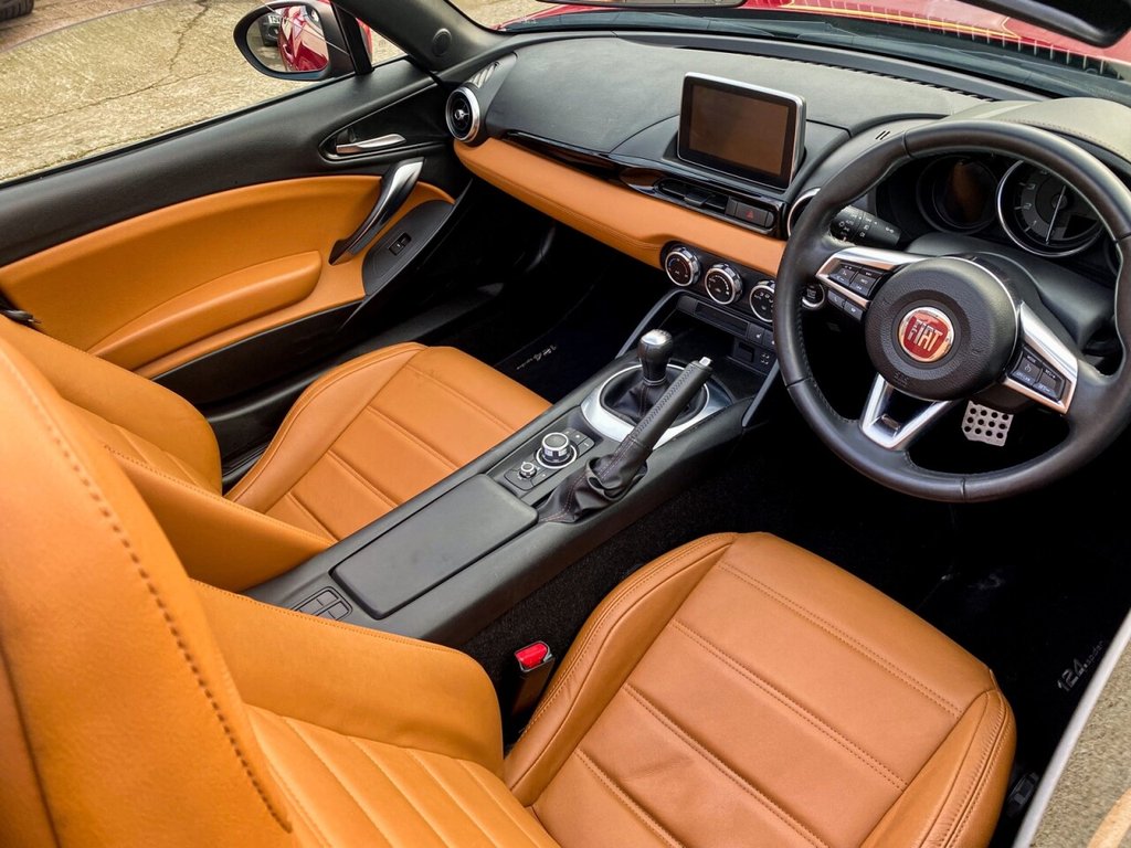 Used Fiat 124 Spider 2017 for sale - 76609101: Photo 2