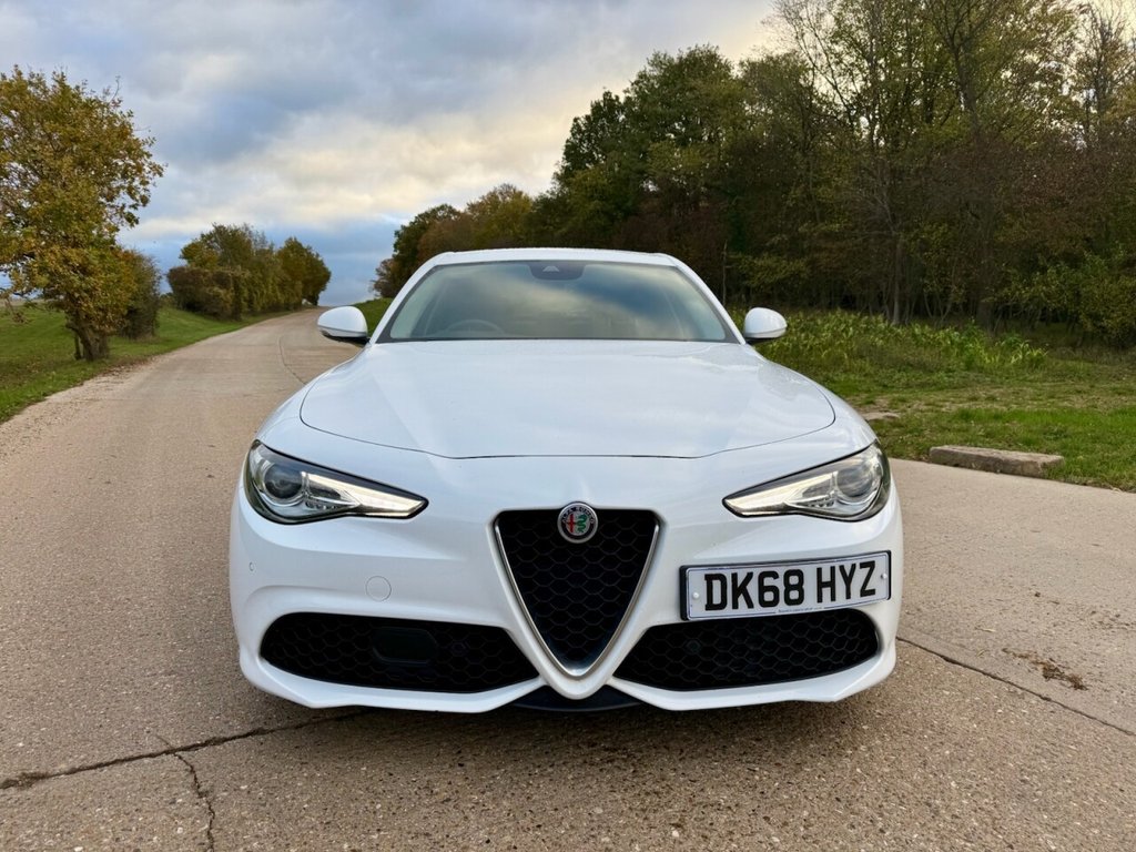 Used Alfa Romeo Giulia 2018 for sale - 76609127: Photo 2