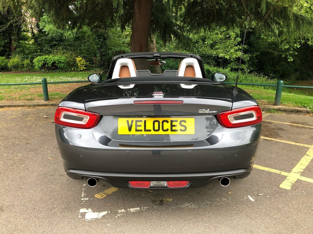 Used Fiat 124 Spider 2018 for sale - 76609138: Photo 6