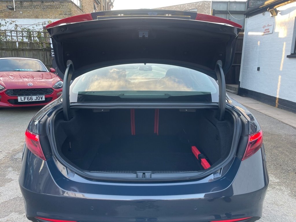 Used Alfa Romeo Giulia 2017 for sale - 77703496: Photo 8