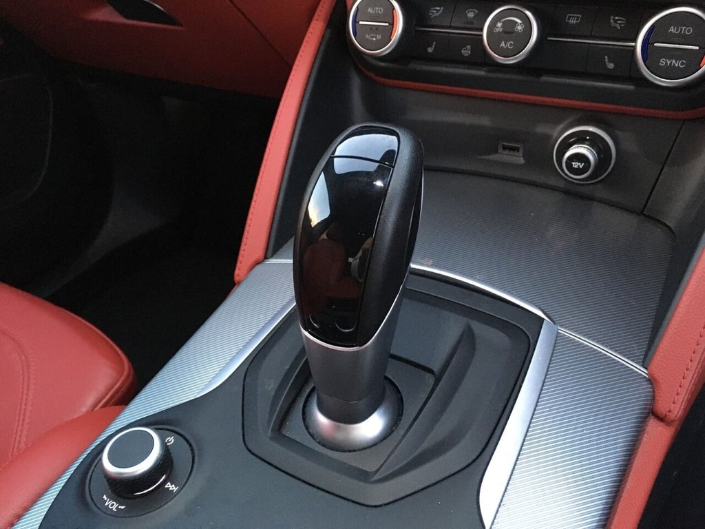 Used Alfa Romeo Stelvio 2018 for sale - 76609147: Photo 11