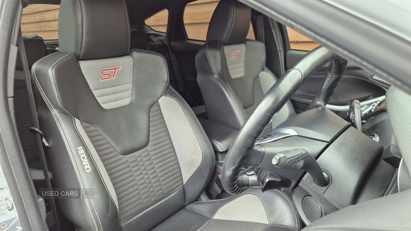 Used Ford Focus 2012 for sale - 77799619: Photo 15