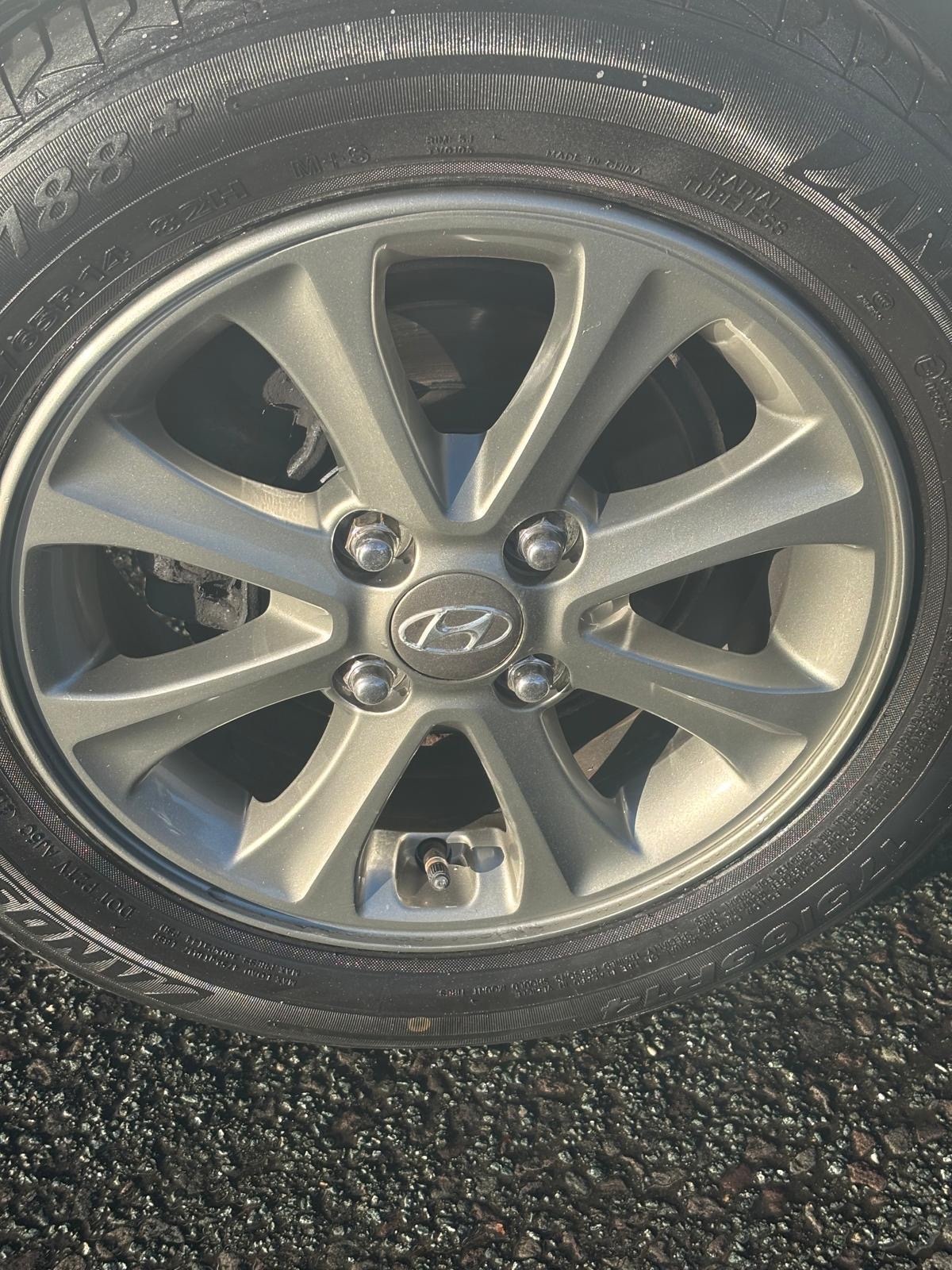 Used Hyundai i10 2014 for sale - 76892625: Photo 15