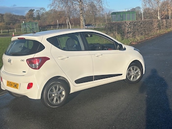 Used Hyundai i10 2014 for sale - 76892625: Photo
