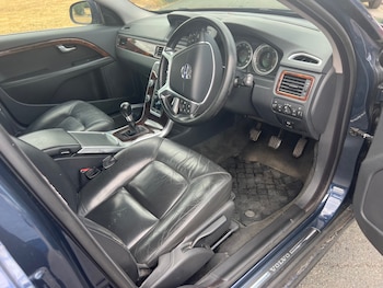 Used Volvo V70 2011 for sale - 79184561: Photo