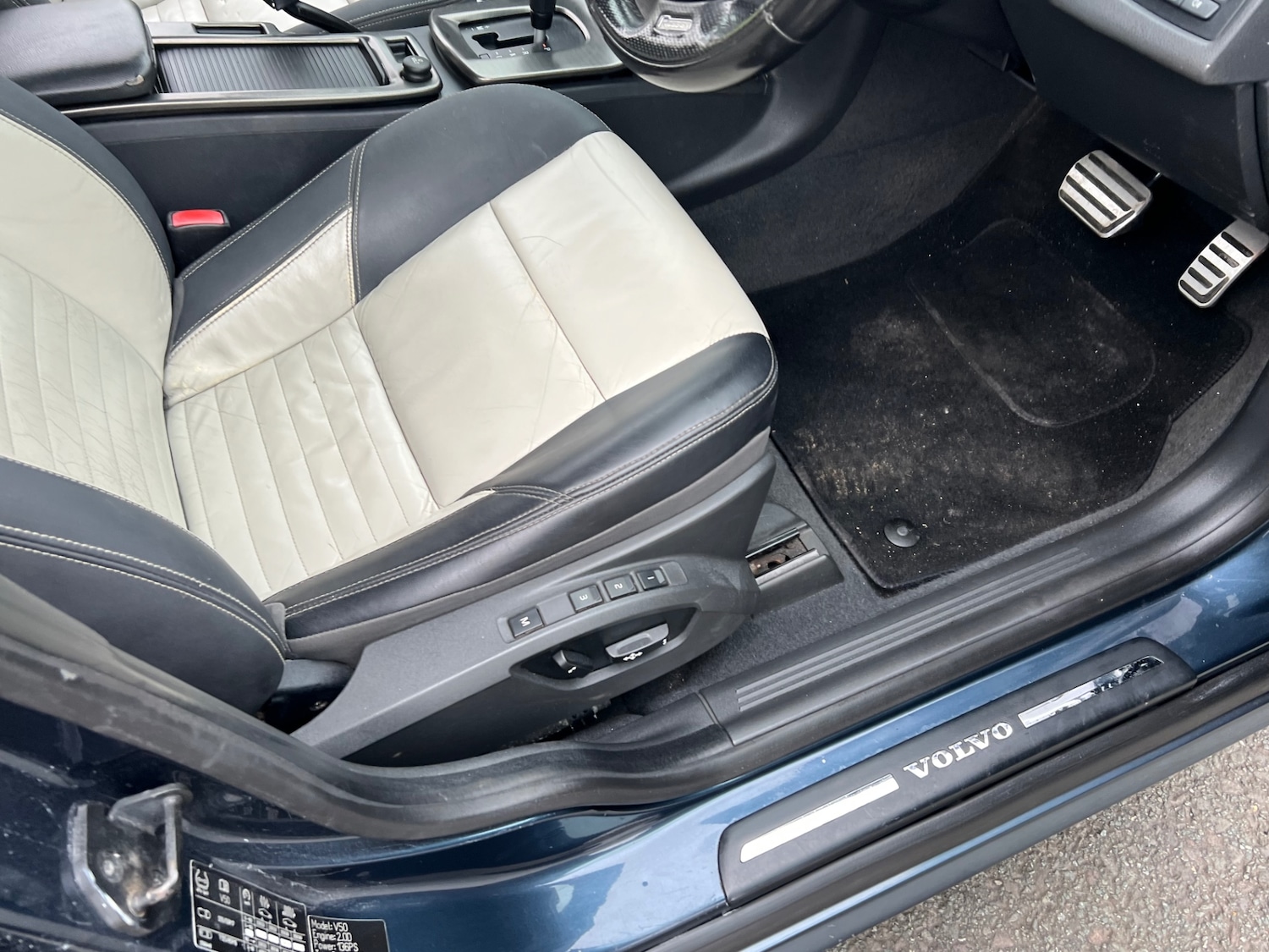 Used Volvo V50 2010 for sale - 77528104: Photo 13