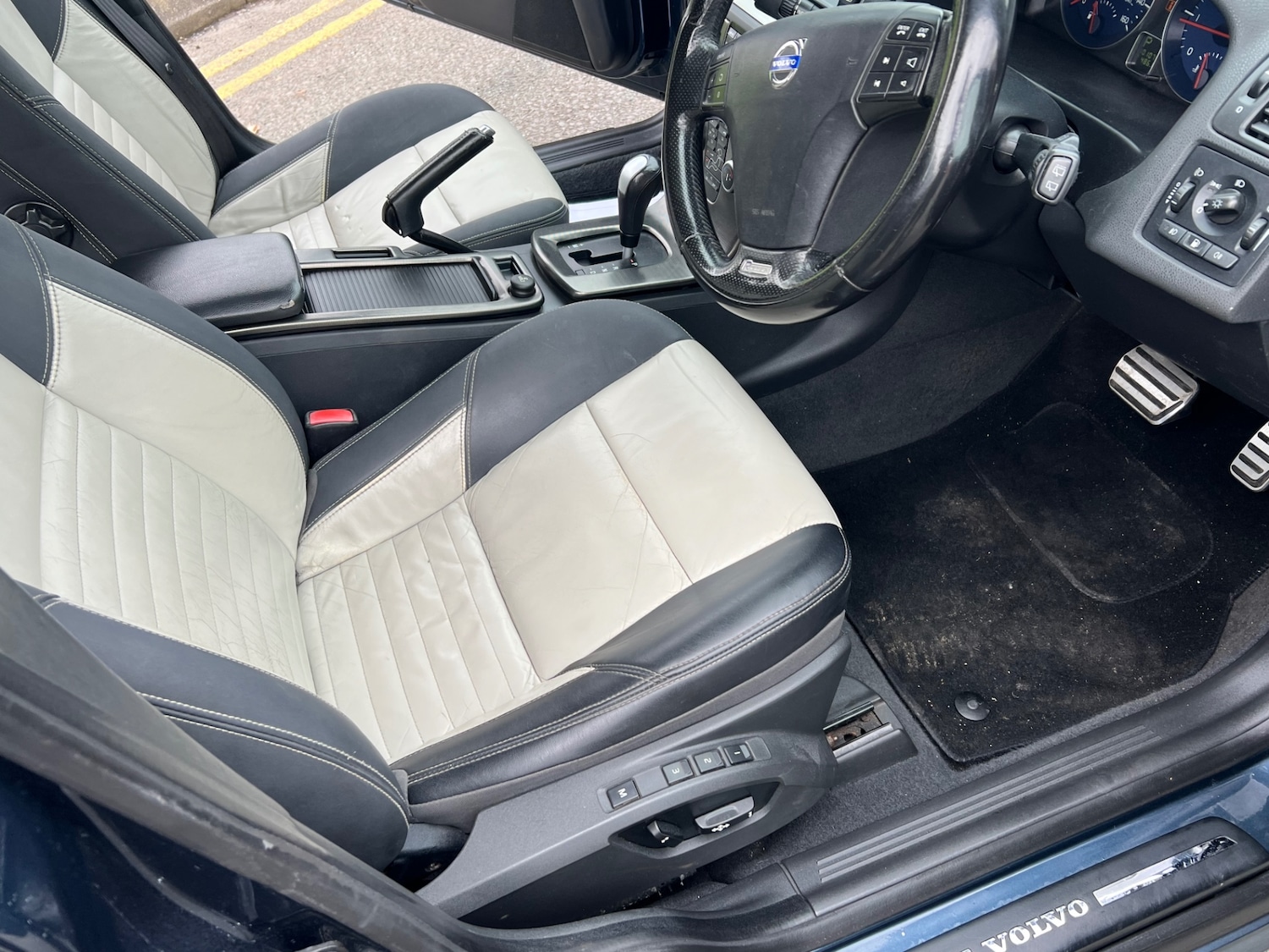 Used Volvo V50 2010 for sale - 77528104: Photo 14