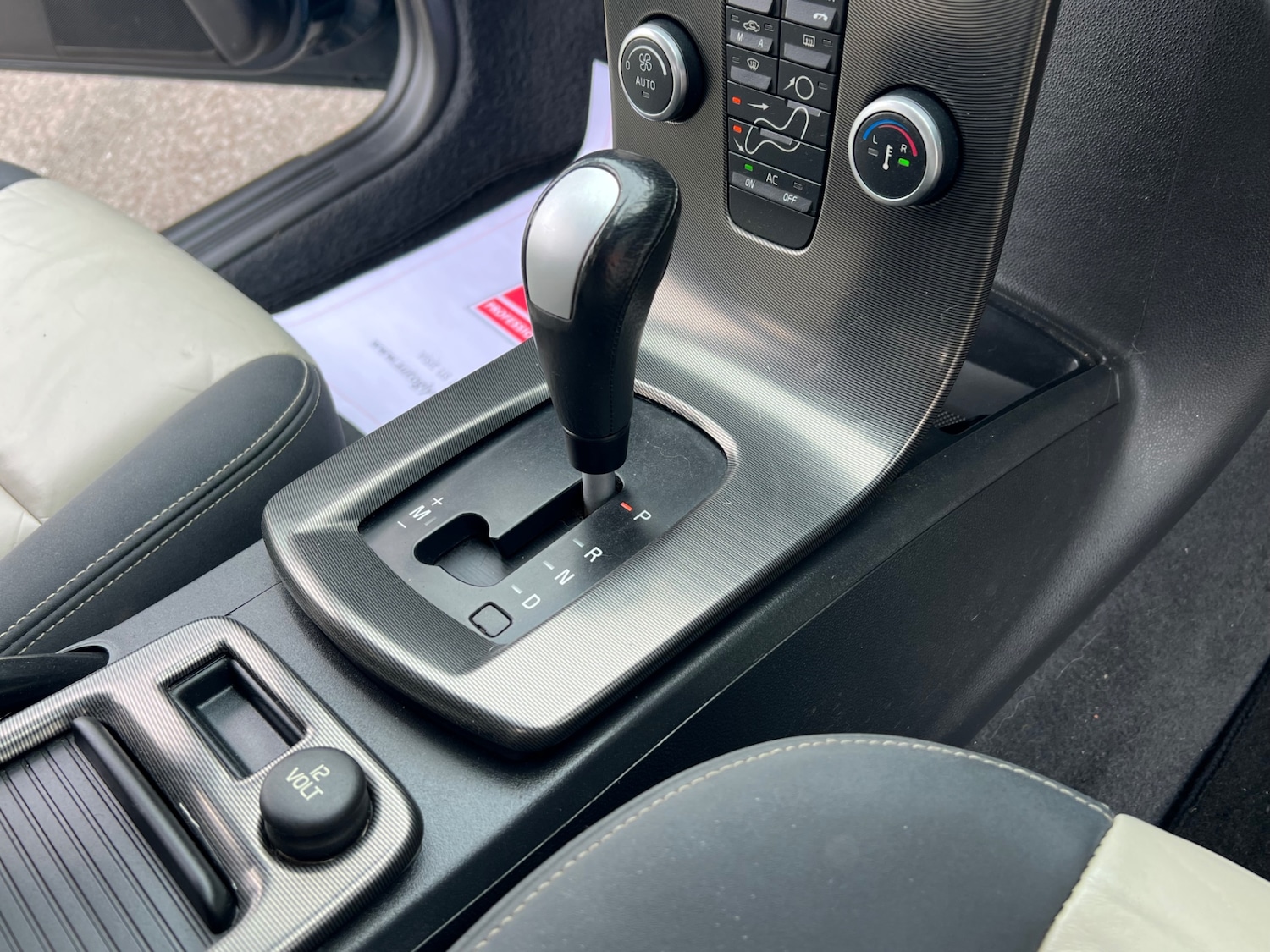 Used Volvo V50 2010 for sale - 77528104: Photo 19