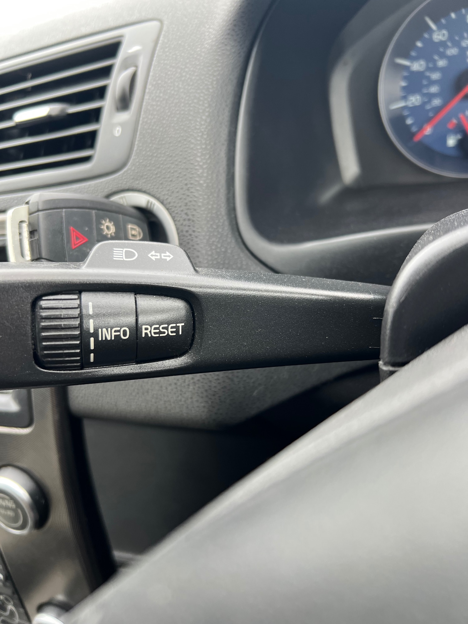 Used Volvo V50 2010 for sale - 77528104: Photo 20