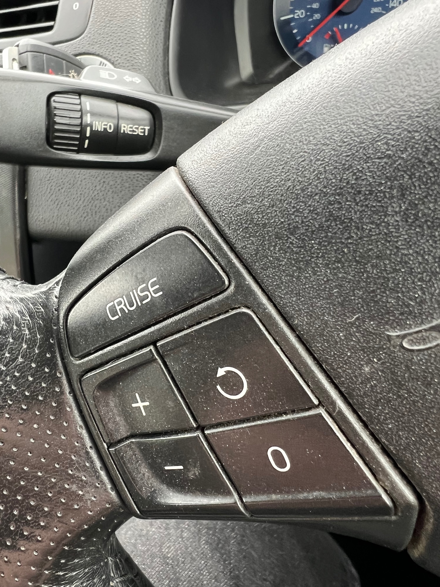 Used Volvo V50 2010 for sale - 77528104: Photo 22