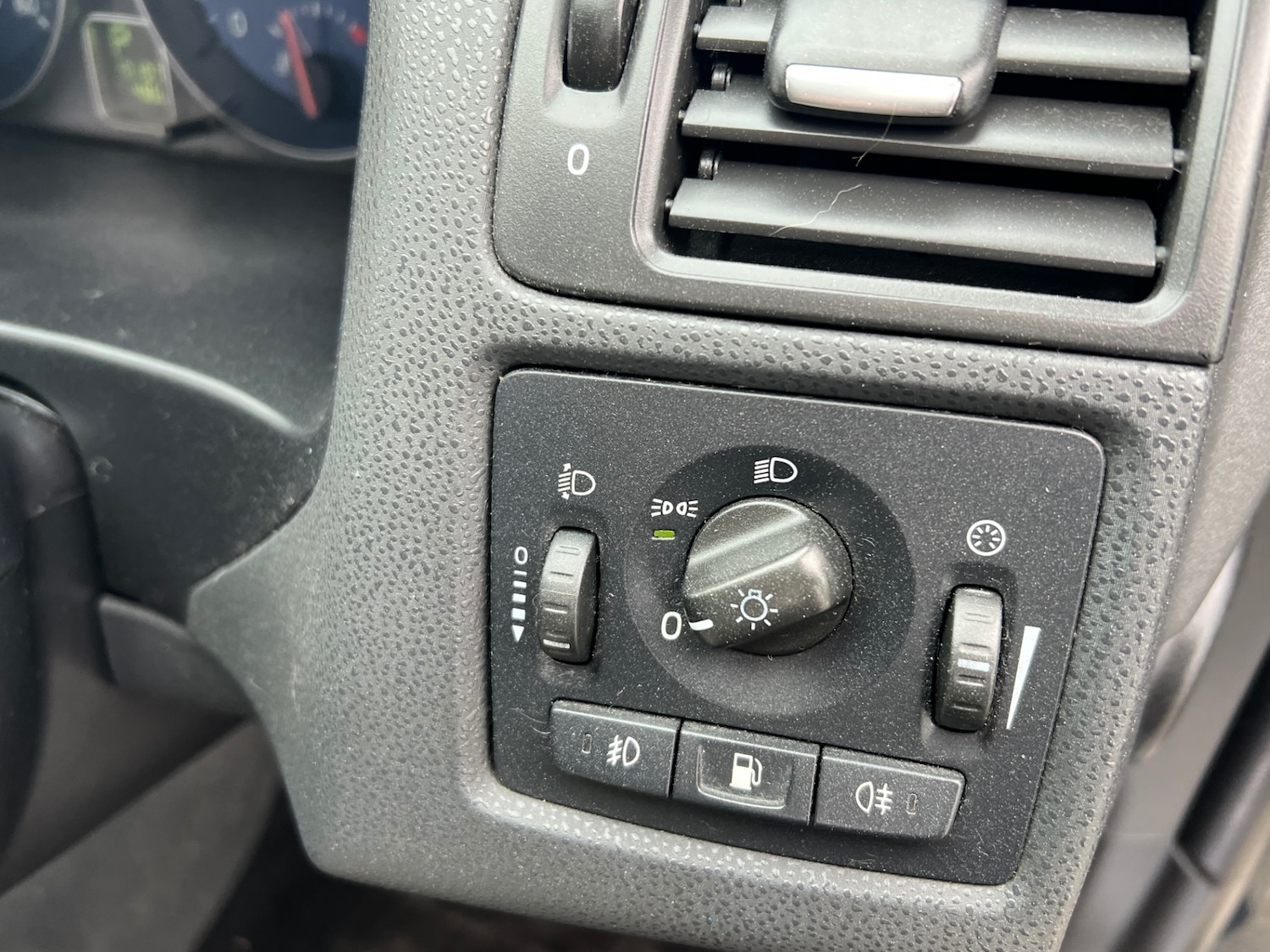 Used Volvo V50 2010 for sale - 77528104: Photo 23