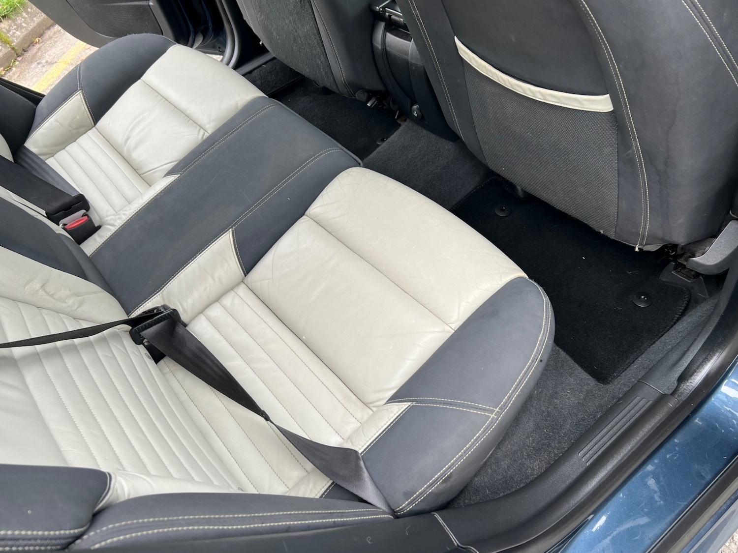 Used Volvo V50 2010 for sale - 77528104: Photo 9