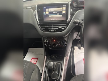 Used Peugeot 2008 2016 for sale - 76894919: Photo