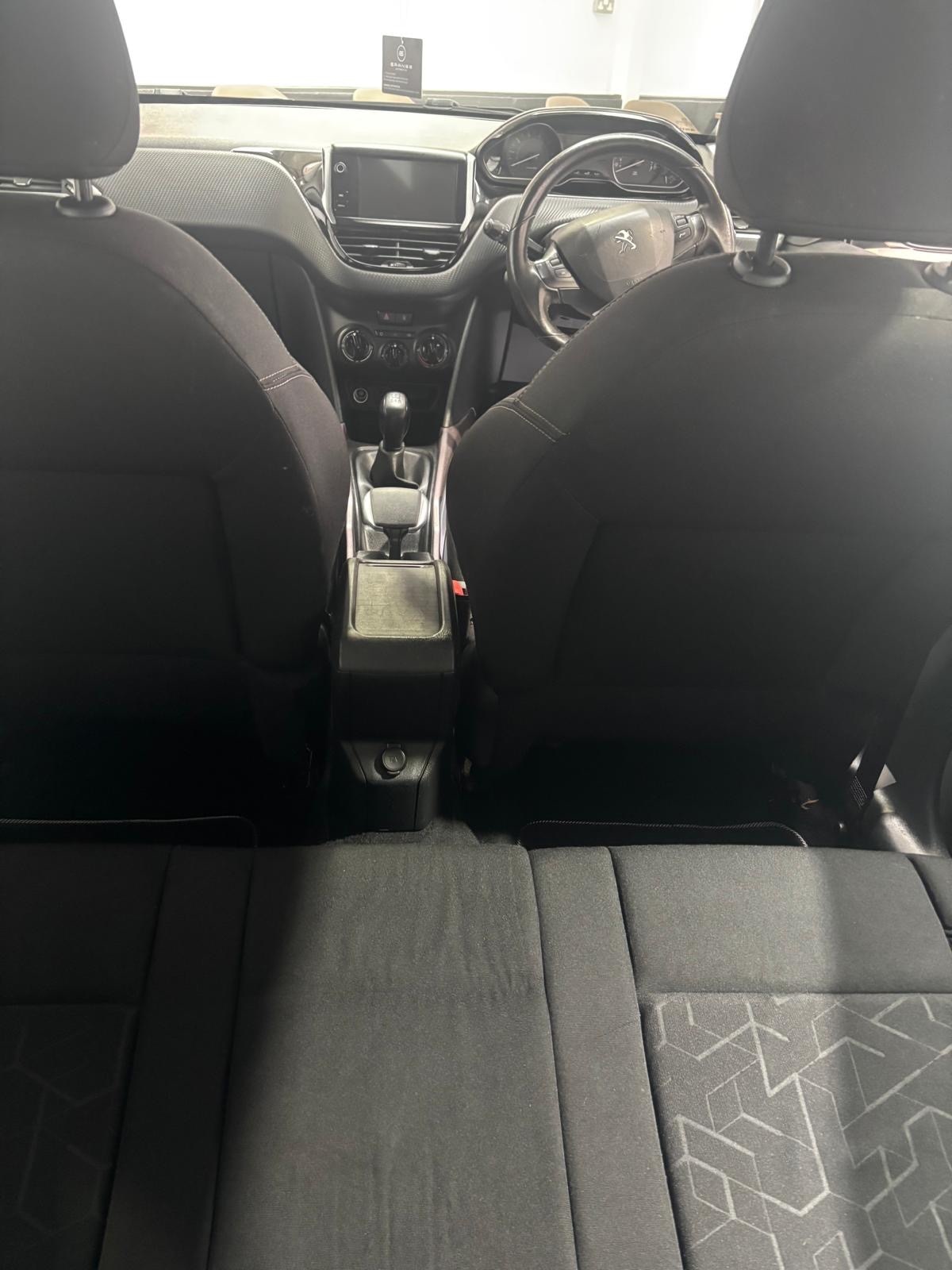 Used Peugeot 2008 2016 for sale - 76894919: Photo 5