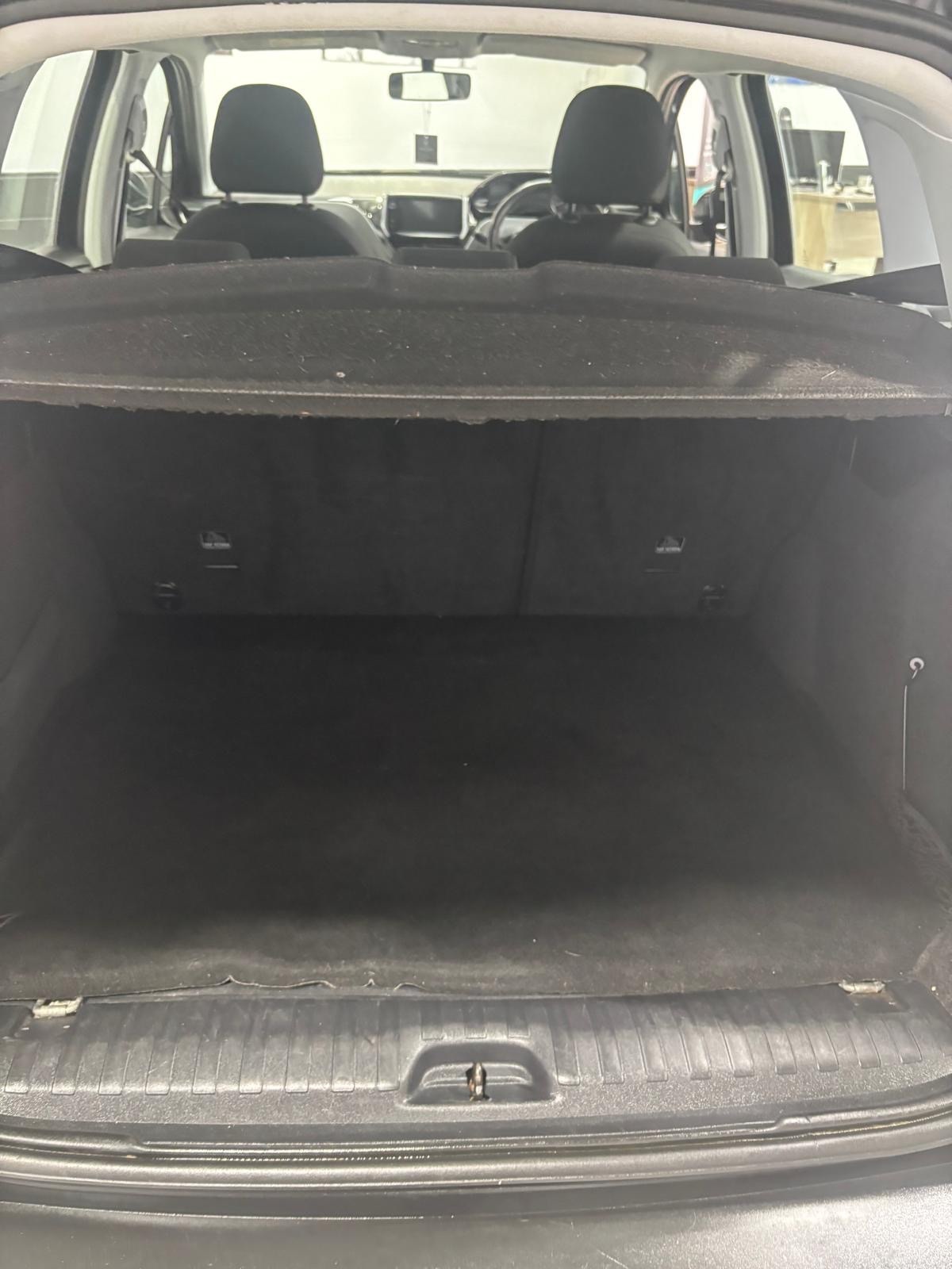 Used Peugeot 2008 2016 for sale - 76894919: Photo 6