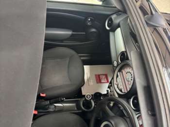 Used MINI Convertible 2010 for sale - 74628419: Photo