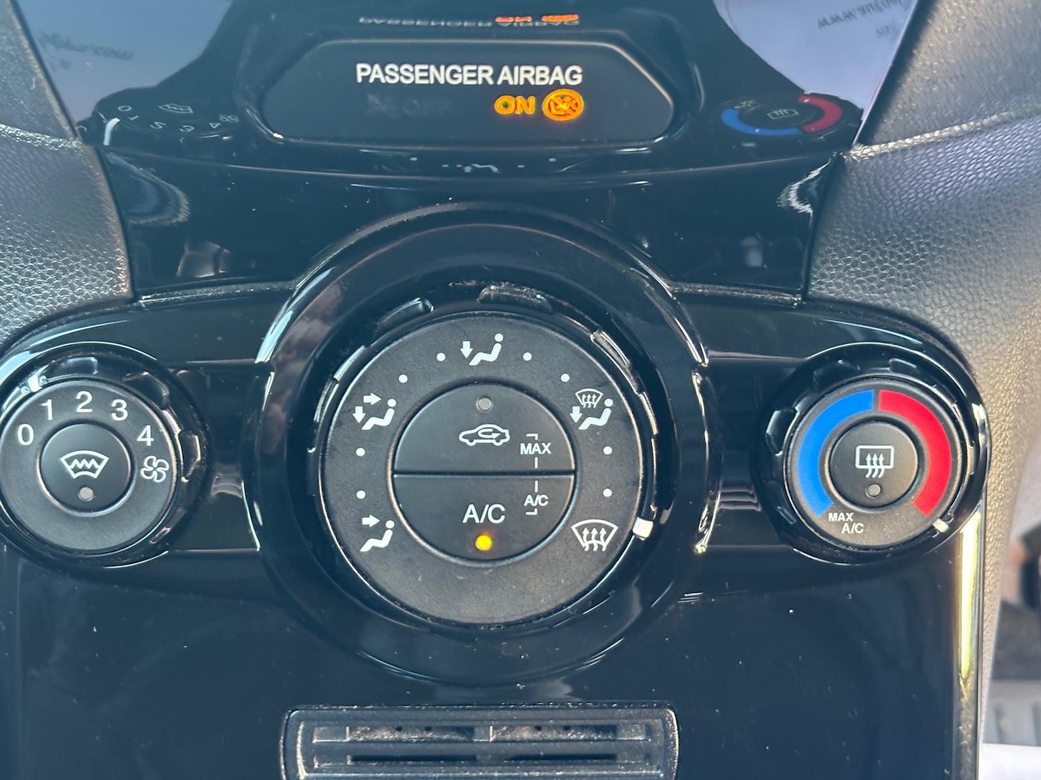 Used Ford Fiesta 2015 for sale - 76892214: Photo 15