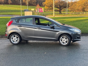 2015 (15) - 1.25 82 Zetec 5dr
