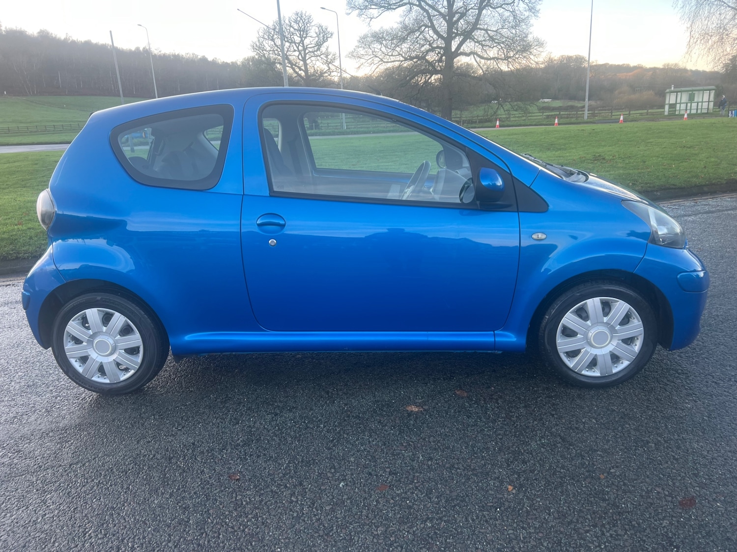 Used Toyota AYGO 2010 for sale - 76921960: Photo 8