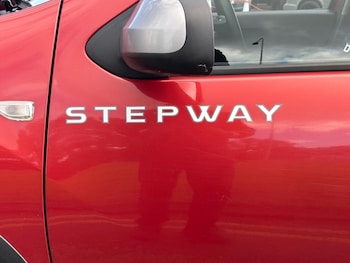 Used Dacia Sandero Stepway 2017 for sale - 77093791: Photo