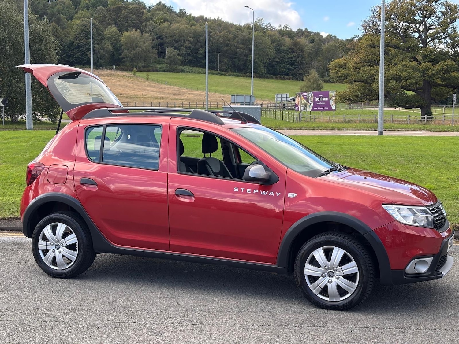 Used Dacia Sandero Stepway 2017 for sale - 77093791: Photo 5