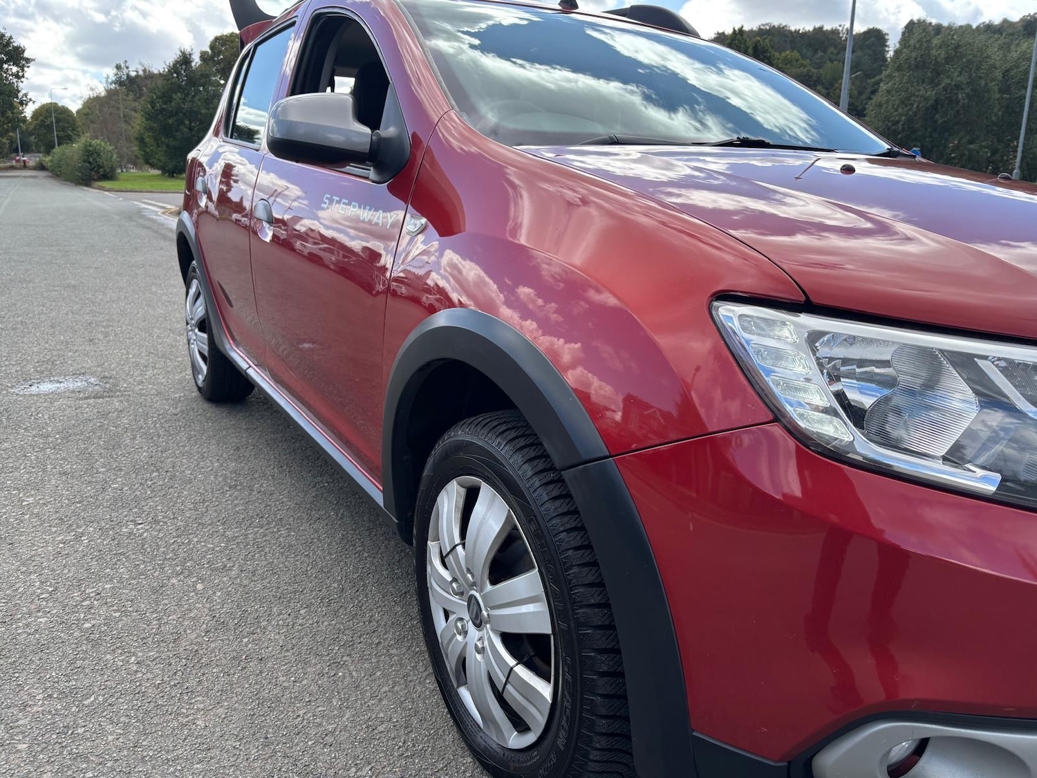 Used Dacia Sandero Stepway 2017 for sale - 77093791: Photo 8
