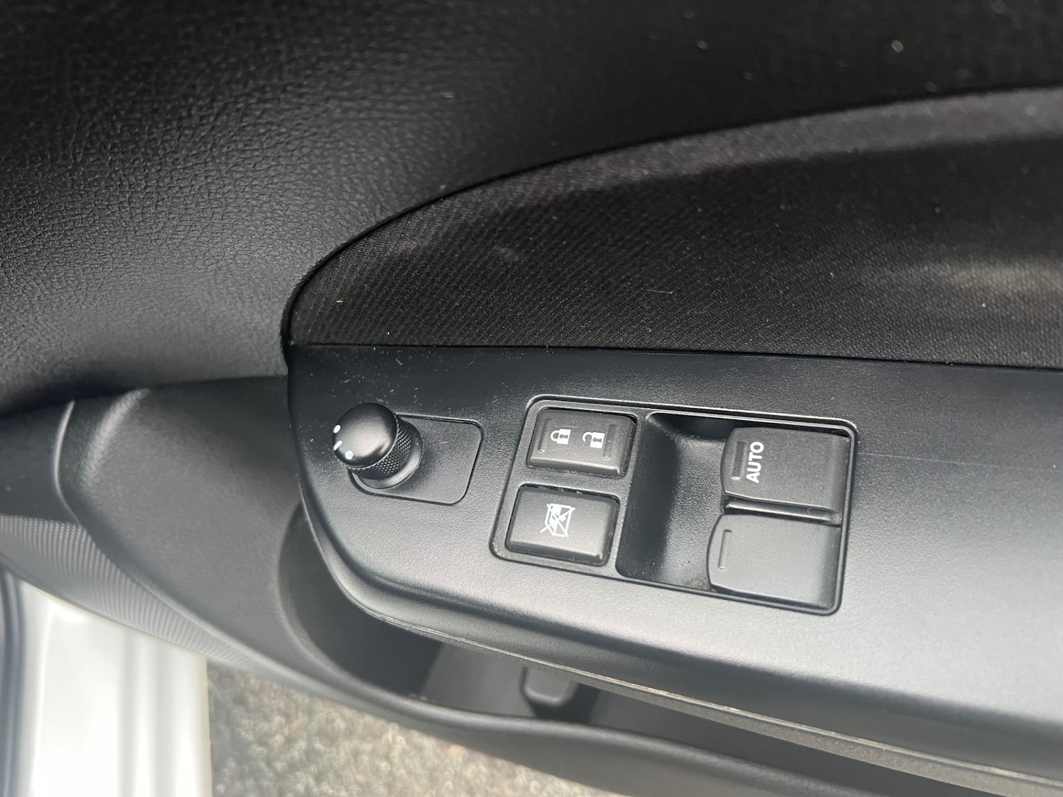 Used Suzuki Swift 2015 for sale - 77141025: Photo 16