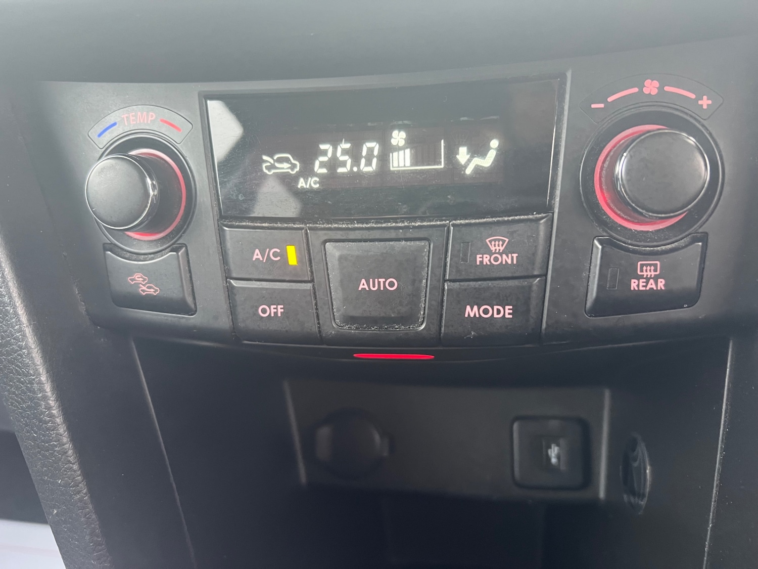 Used Suzuki Swift 2015 for sale - 77141025: Photo 19