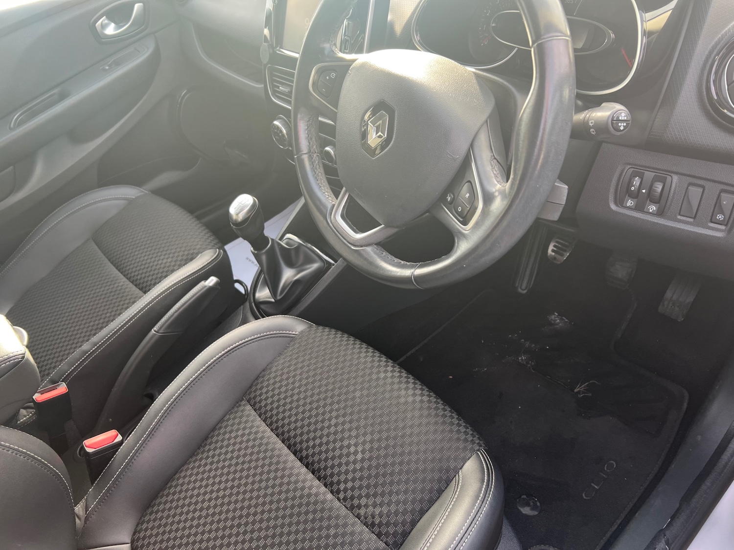 Used Renault Clio 2018 for sale - 77578961: Photo 15