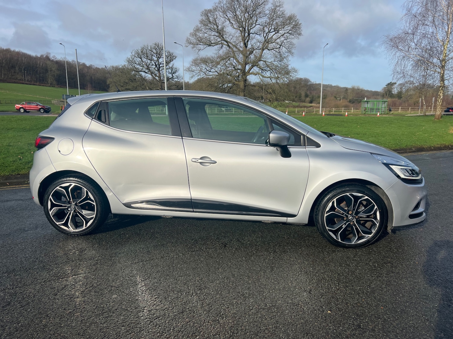 Used Renault Clio 2018 for sale - 77578961: Photo 2