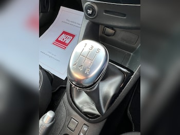 Used Renault Clio 2018 for sale - 77578961: Photo