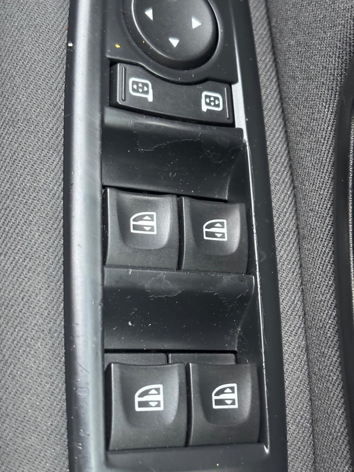 Used Renault Megane 2012 for sale - 76894929: Photo 15