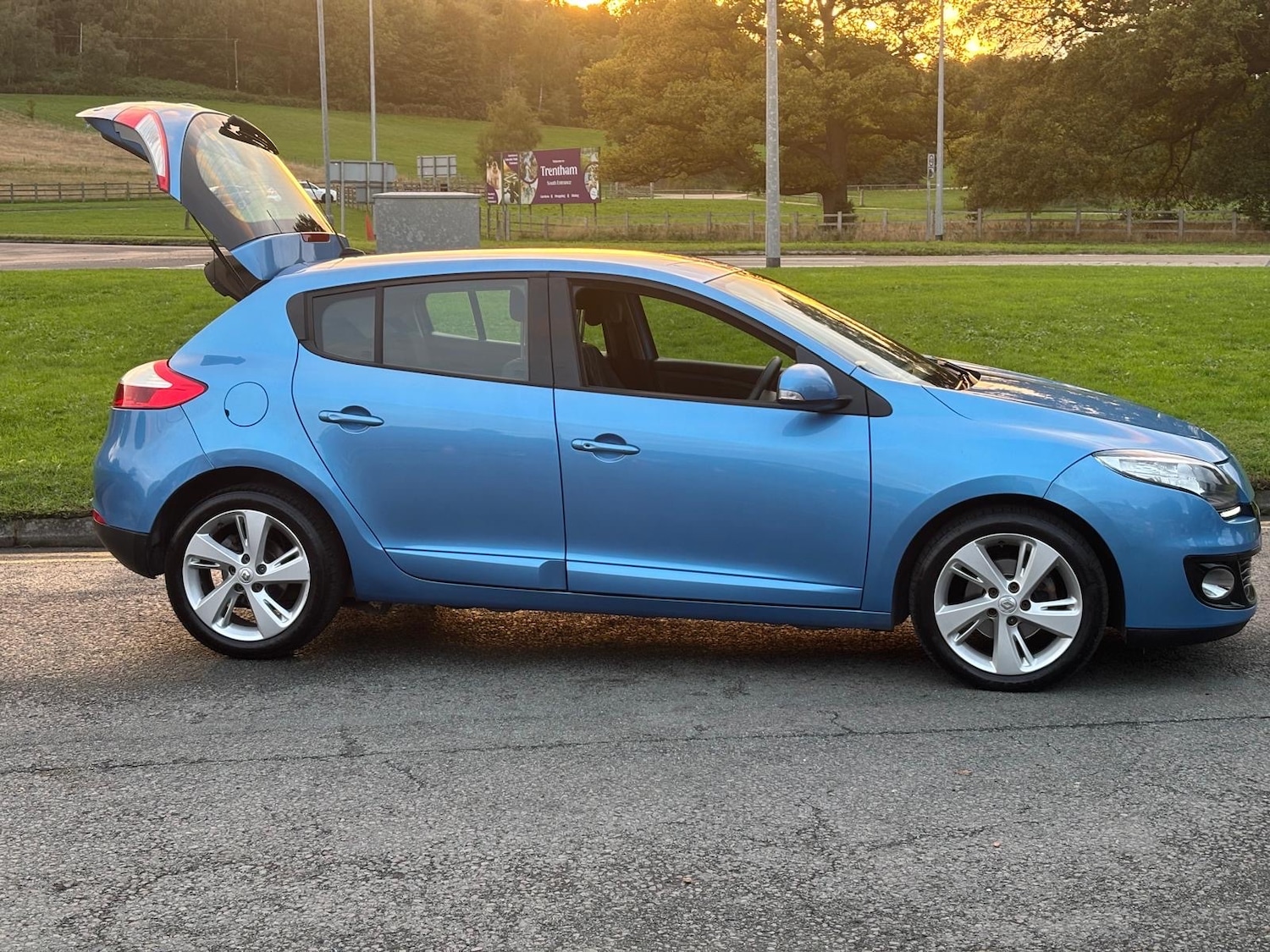 Used Renault Megane 2012 for sale - 76894929: Photo 5