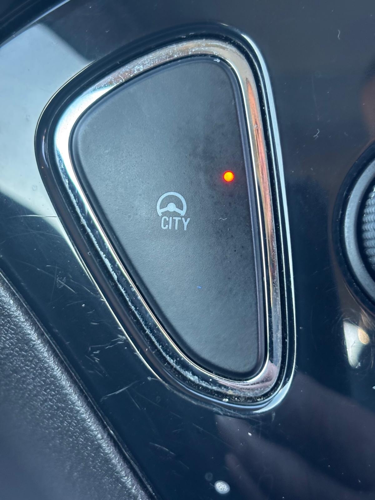 Used Vauxhall ADAM 2015 for sale - 76893080: Photo 3