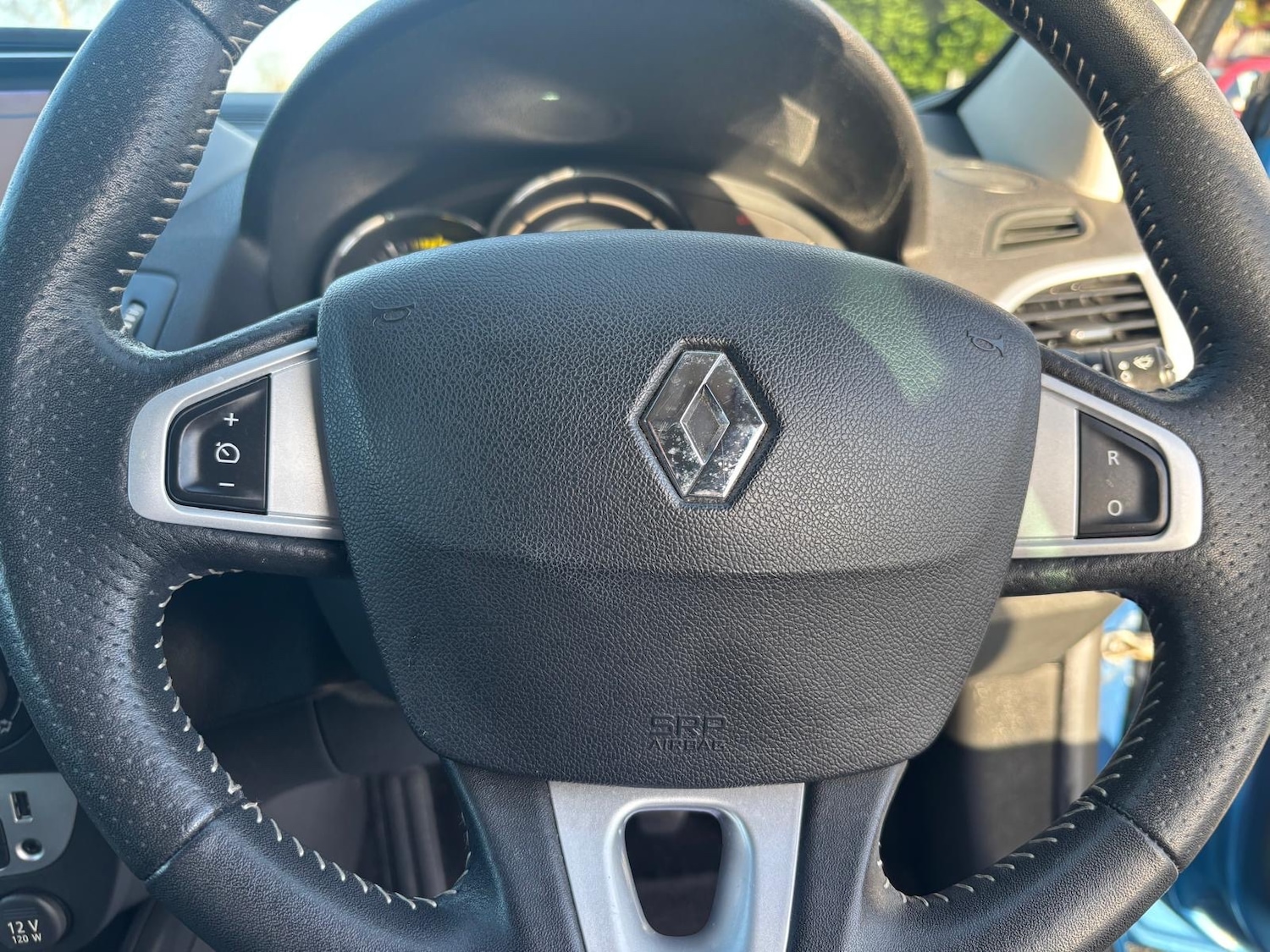 Used Renault Megane 2012 for sale - 76958530: Photo 15