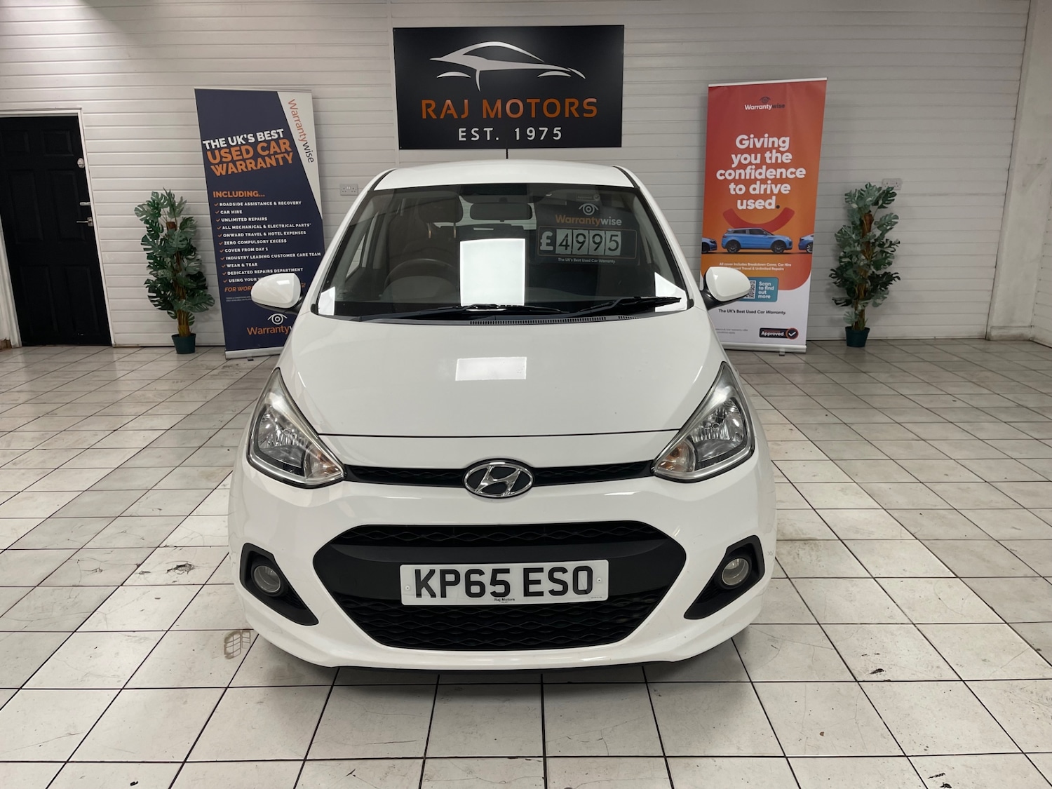 Used Hyundai i10 2015 for sale - 76104810: Photo 2