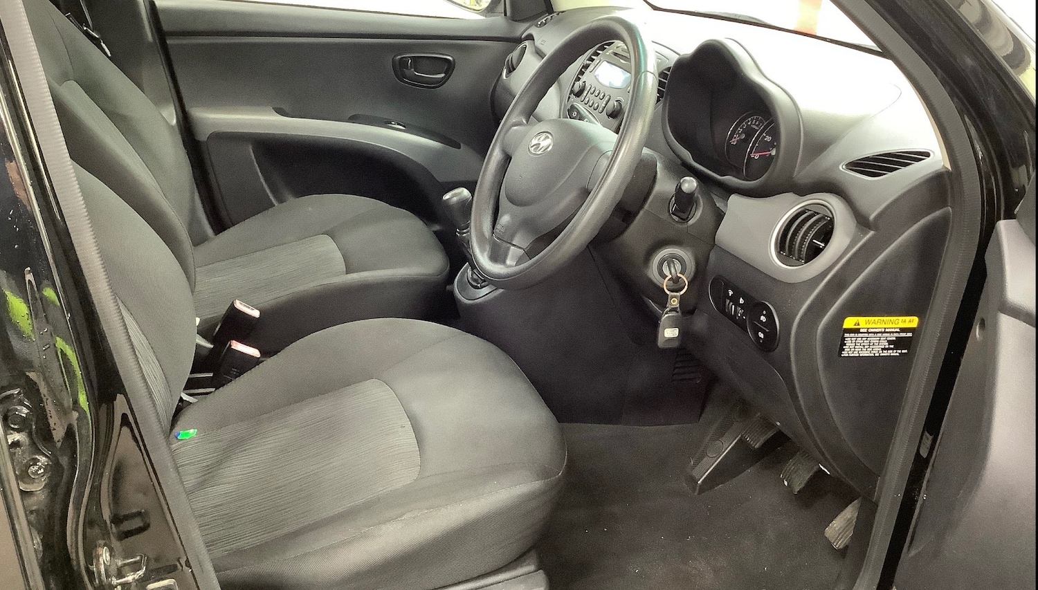 Used Hyundai i10 2011 for sale - 77582378: Photo 9