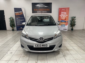 Used Toyota Yaris 2013 for sale - 75502127: Photo